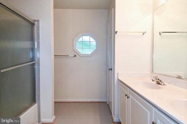 Building Photo - Elegant Brick Colonial on Quiet Cul-de-Sac...
