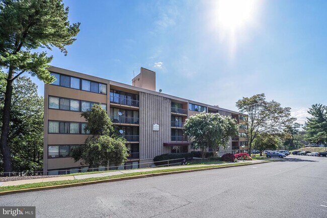 Building Photo - 4 S Van Dorn St