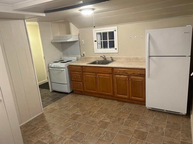 Building Photo - 5 N Sawyer Hill Rd