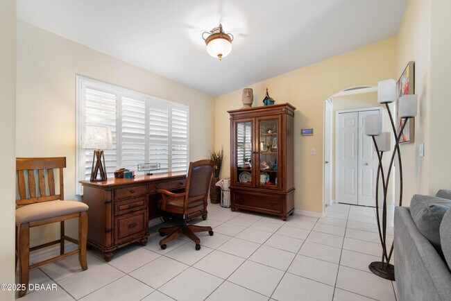 Building Photo - 15 Coolidge Ct