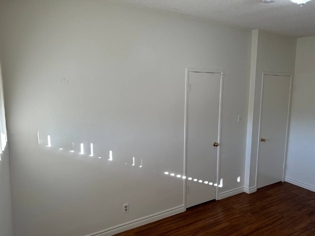 Building Photo - 5154 Santa Ana St