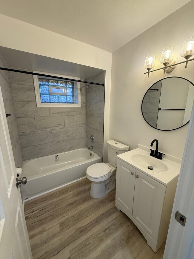 Building Photo - Kirkup Ave