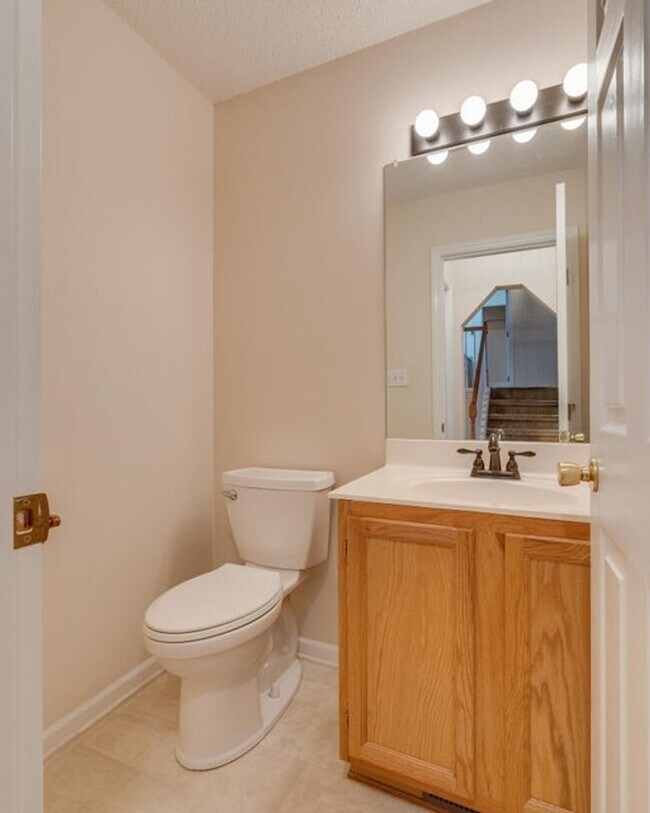 Building Photo - 3910 Renaissance Sq