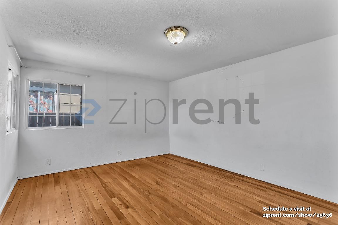 Building Photo - Unit