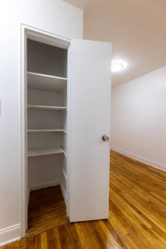 Building Photo - 131-11 Kew Gardens Rd