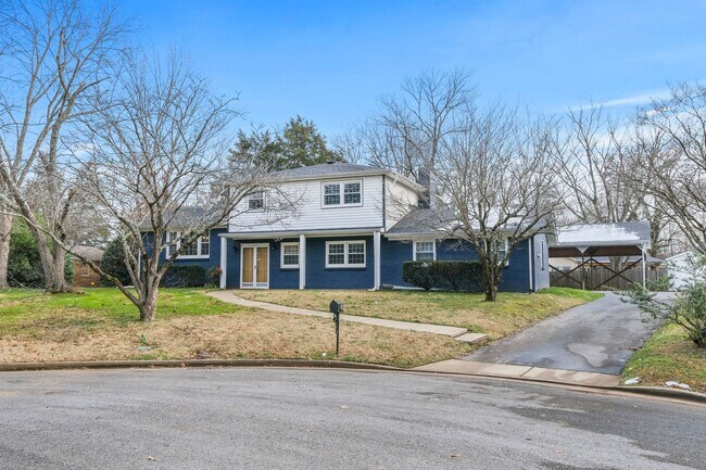 Building Photo - Eye Catching Large 4-Bedroom Home in Murfr...