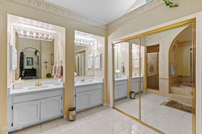 Building Photo - 1984 Paseo Granada Ln