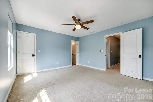Building Photo - 440 Battery Cir