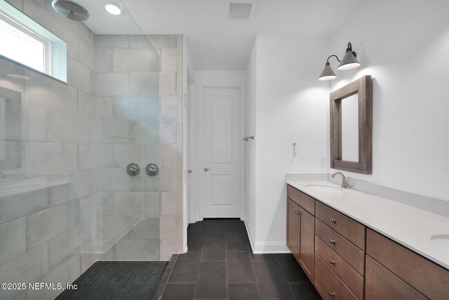 Building Photo - 299 Blue Hampton Dr