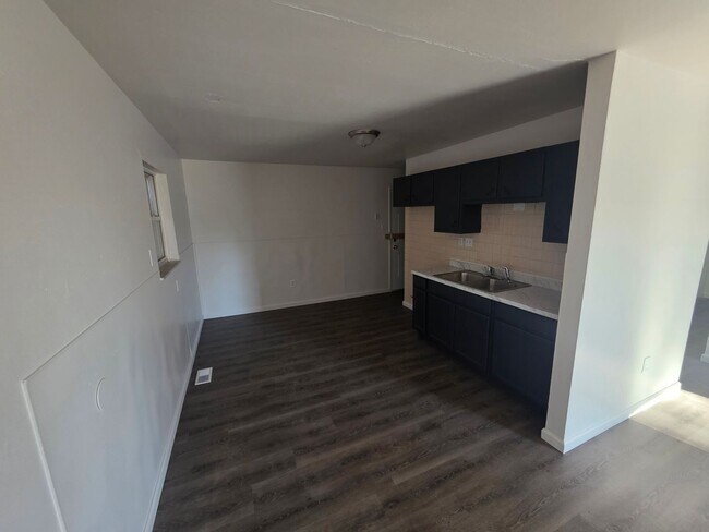 Building Photo - 1421 Richard Dr