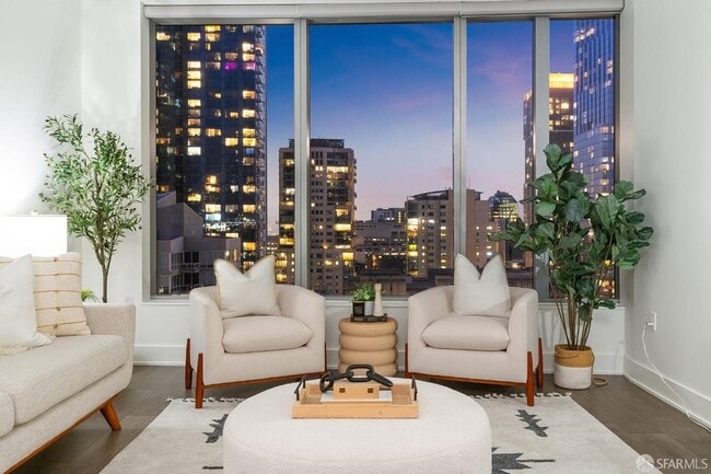 Building Photo - 338 Main St