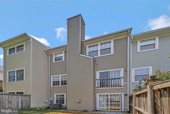 Building Photo - 1815 Spanish Oak Ln