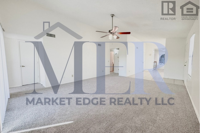 Building Photo - 3Bed/2Bath Home at 101/Union Hills! $399 M...