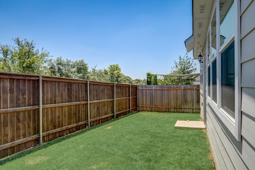 Building Photo - 5407 Jason Dr