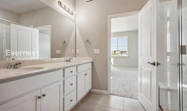 Building Photo - 3 Bed/2 Bath Home with Garage / Available Soon!