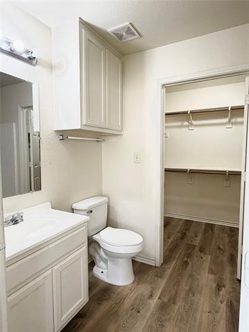 Building Photo - 3201 Royal Crest Dr