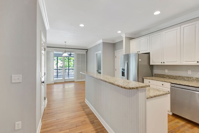 Building Photo - Daniel Island Home