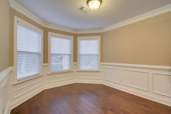 Building Photo - 219 Sandleton Way