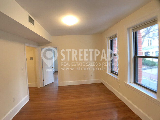 Building Photo - 881 Massachusetts Ave