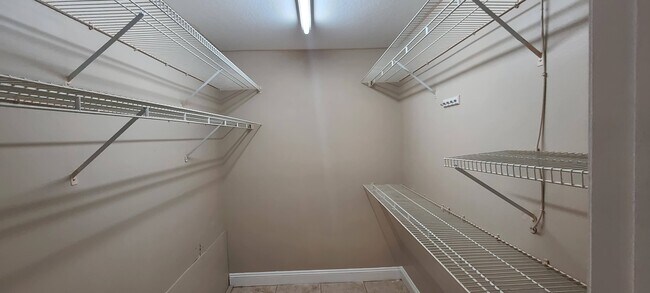 Building Photo - 5 Almond Drive Pass