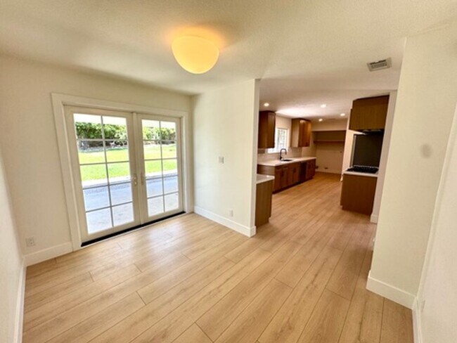 Building Photo - Luxury Living Redefined – Fully Renovated & Move-In Ready!