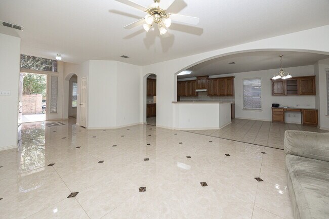 Building Photo - Spacious 4-Bedroom Home with Large Backyard in Rowlett