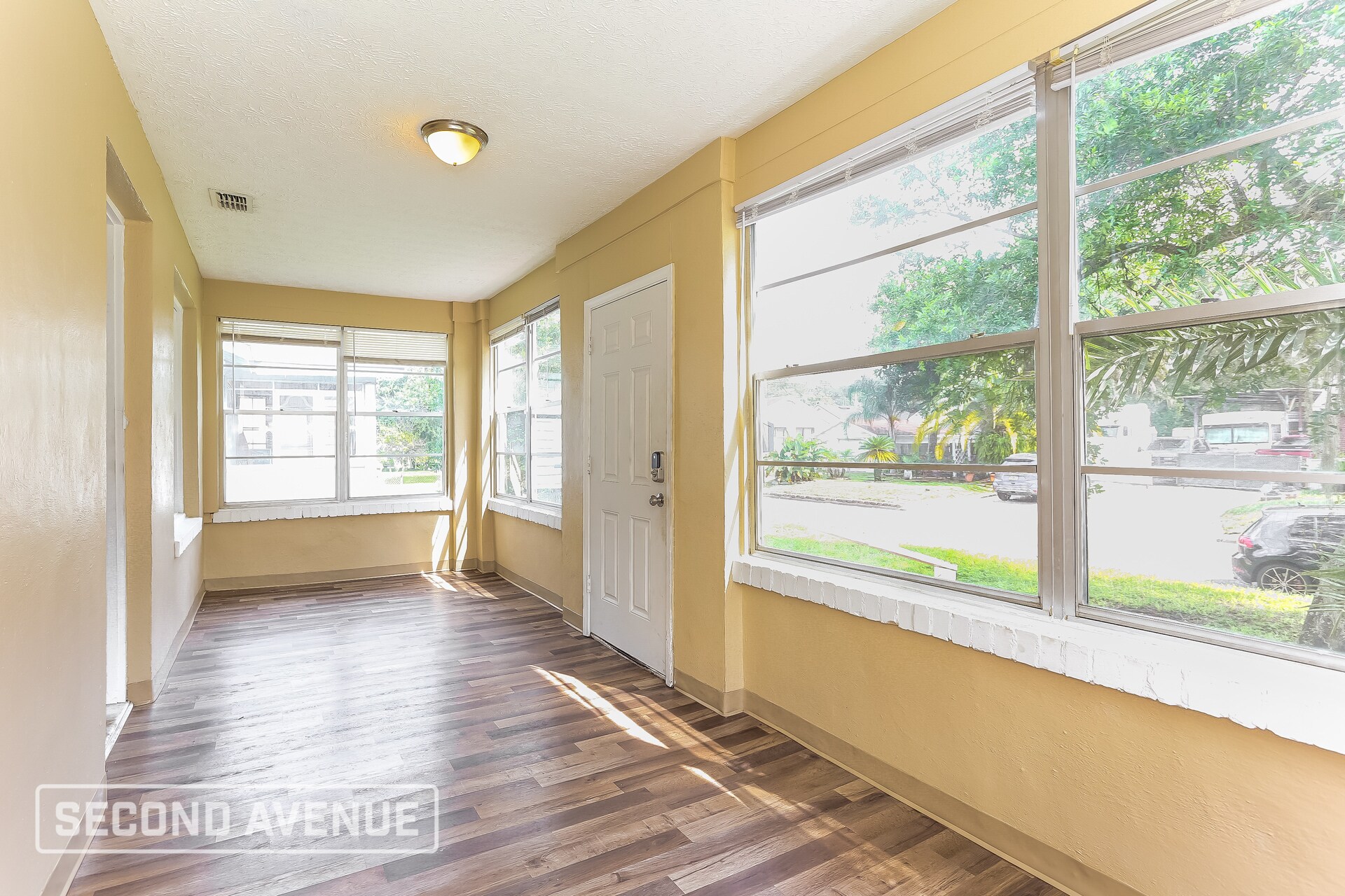 Building Photo - 7048 Alpine St