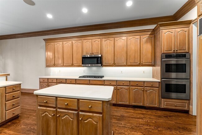 Building Photo - 3901 Hanover St