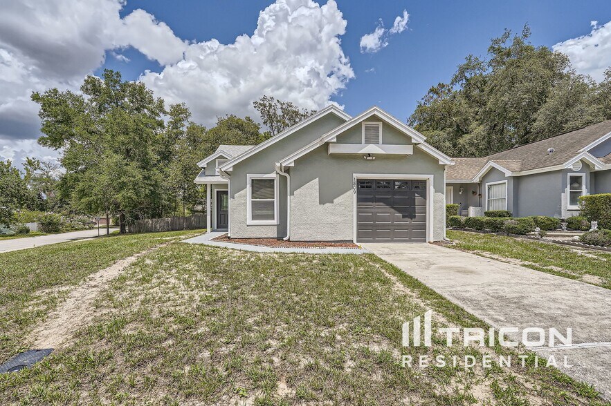 Building Photo - 1809 Iroquois Dr