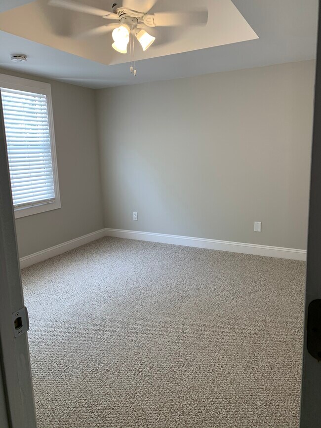 Building Photo - 87 Erie Beach Rd