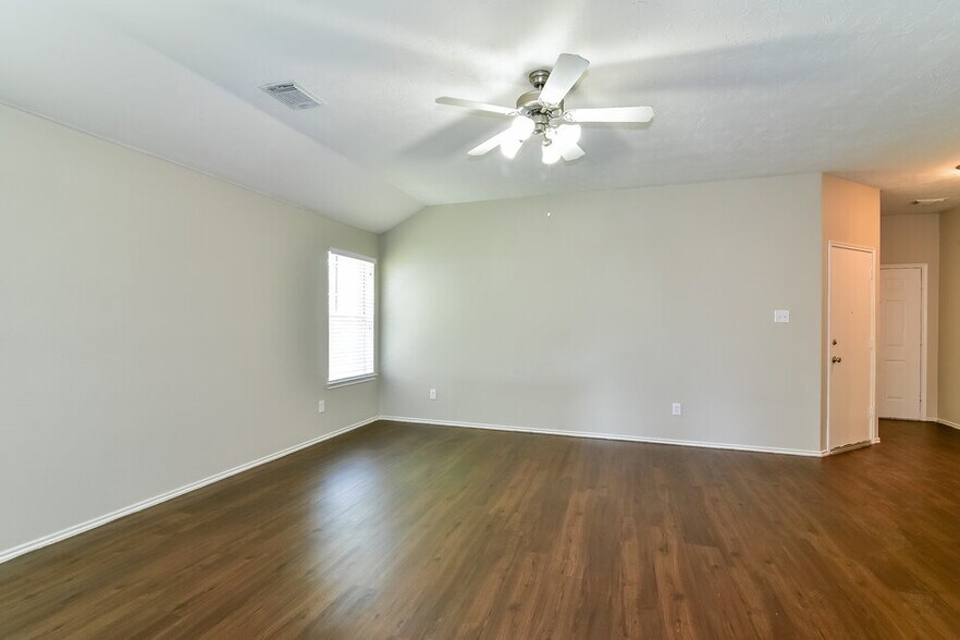Building Photo - 4786 Wind Trace Dr