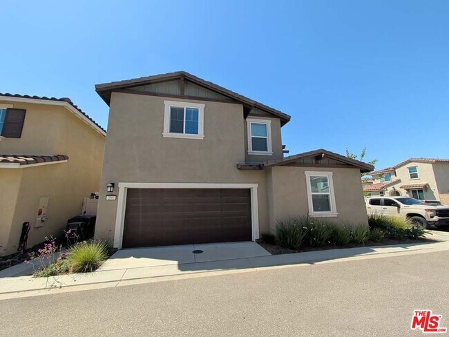 Building Photo - 295 Fuerte Dr