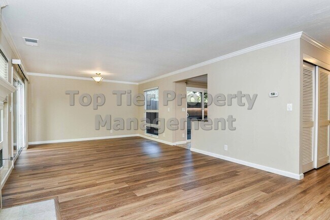 Building Photo - Beautiful 3 Bd/2.5 Ba/1697 sf Walnut Creek townhouse in desirable neighborhood! Available April 1st!