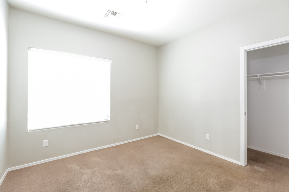 Building Photo - 7907 S 50th Ln