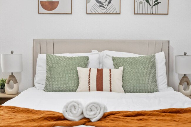 Building Photo - 2929 Kings Rd