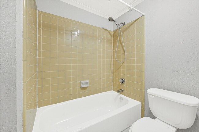 Building Photo - 17303 Nordway Dr