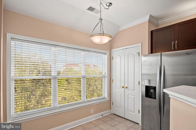 Building Photo - 2115 Ganton Green