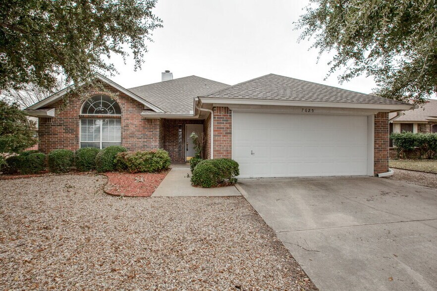 Primary Photo - 7625 Mahonia Dr