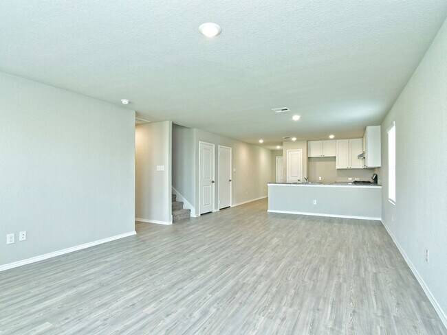 Building Photo - 4 BR/2.5 BA - 1874 SF in San Antonio - WATERWHEEL!!!