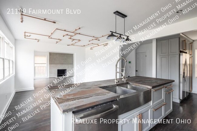 Building Photo - 21199 Fairmount Blvd