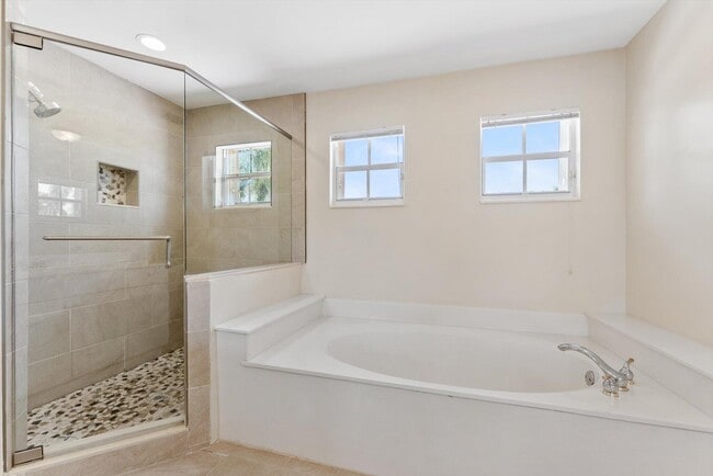 Building Photo - 12348 Clearfalls Dr