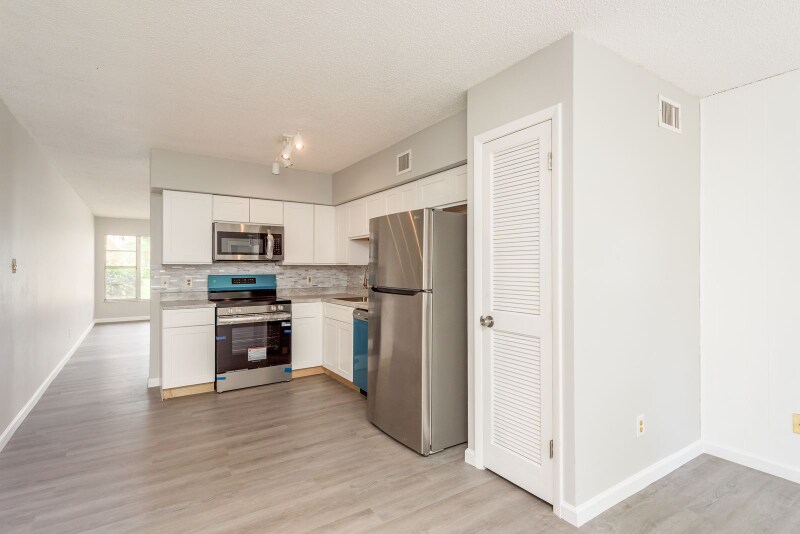 Building Photo - 2262 Swedish Dr