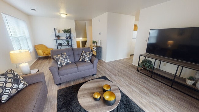 Primary Photo - 1202 Dakota Dr