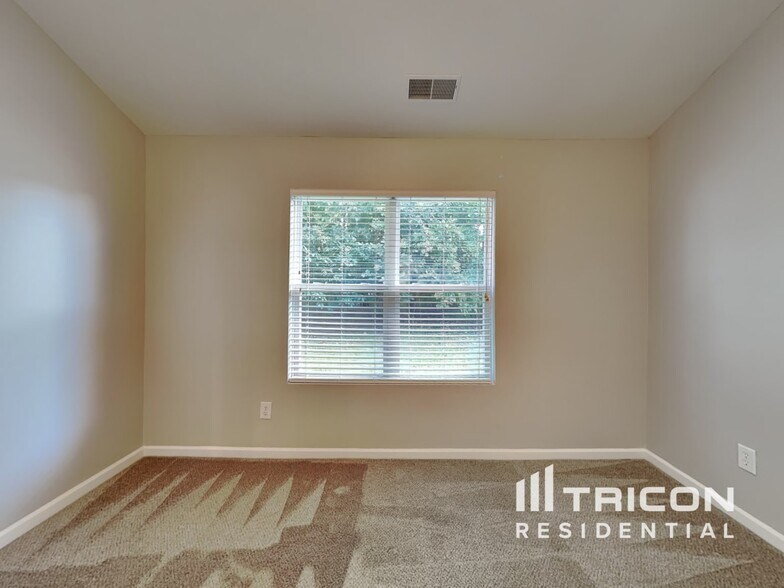 Building Photo - 142 Jacobs Woods Cir