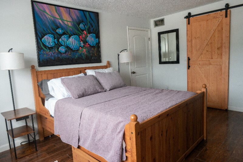 Building Photo - 1418 Collins Ave