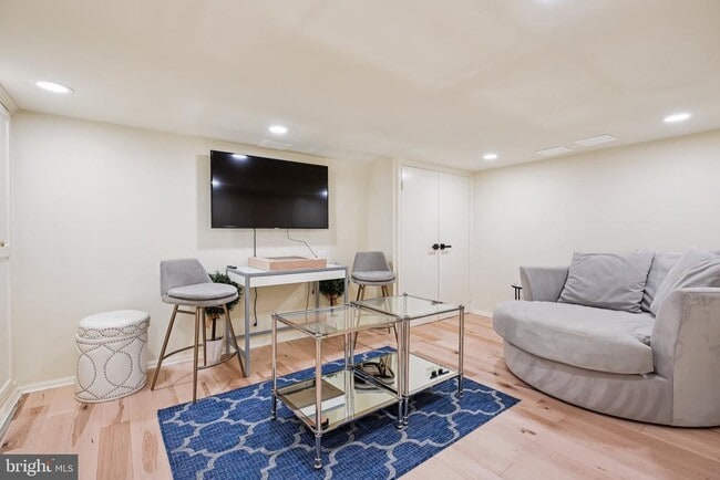 Building Photo - 4353 Westover Pl NW