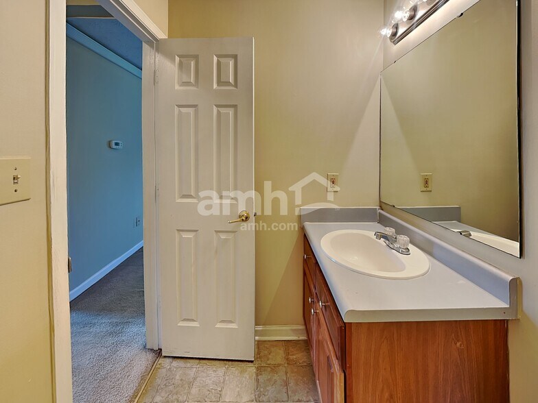 Building Photo - 13260 Golden Ash Ct