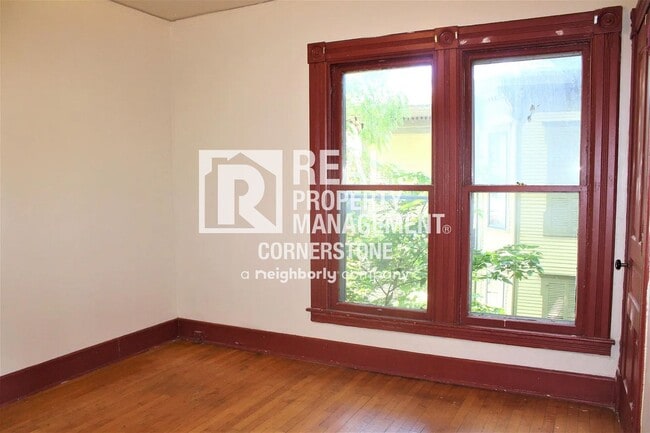 Building Photo - 808 W Kalamazoo Ave