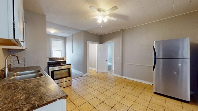 Building Photo - 6011 Pear Ave