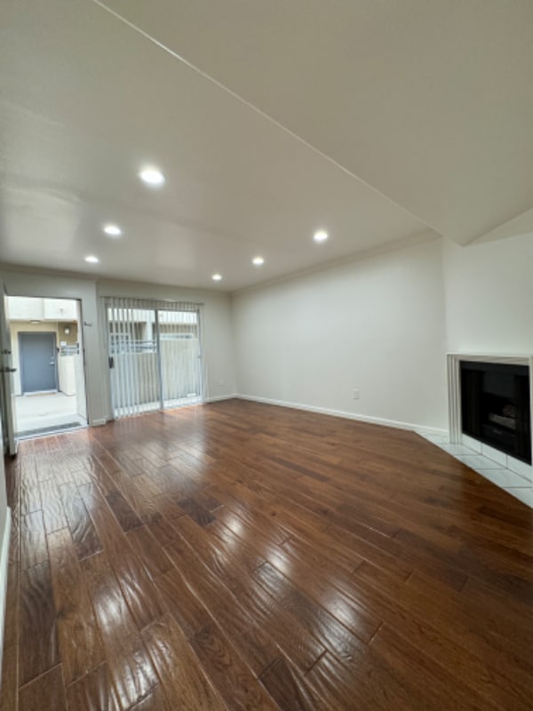 Building Photo - 13022 Riverside Dr